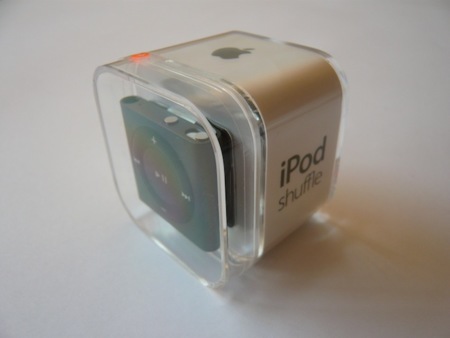 El nuevo iPod shuffle, pequeños retoques estéticos que continúan la idea minimalista