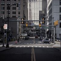 Los coches autónomos son imperfectos por la conducción humana. Un semáforo en blanco quiere solucionarlo