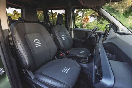 Tourneo Courier Bursting Green 018