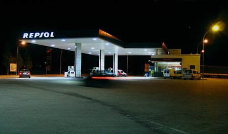 El Gobierno abre la puerta a que las gasolineras puedan instalar puntos de carga de otras marcas que la propia