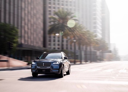 Lincoln Corsair Grand Touring 2021 1600 03