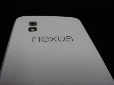 Se filtra la fotografía de un Nexus 4 de color blanco