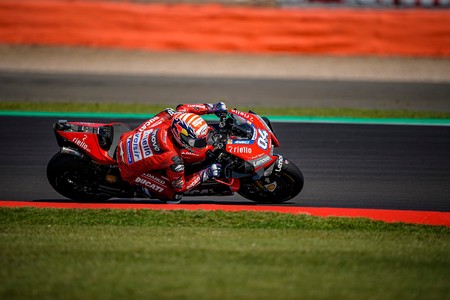 Andrea Dovizioso sufre una contusión en la cabeza y pérdida de memoria tras su brutal caída en Silverstone