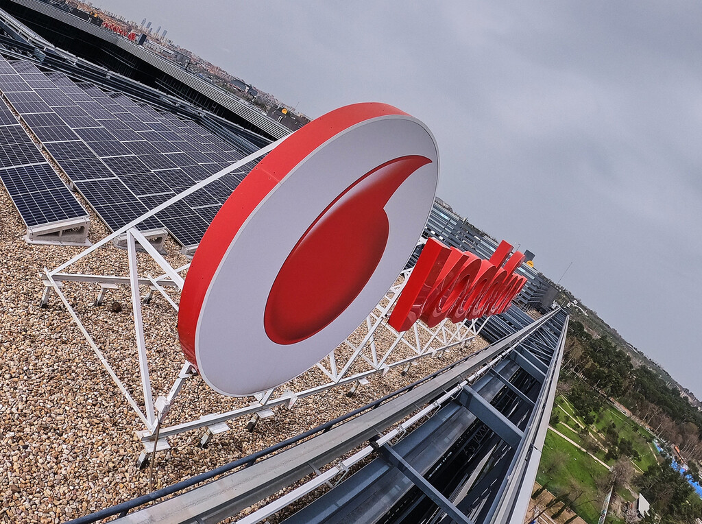 Vodafone sufre una caída por los incendios de Orense y León