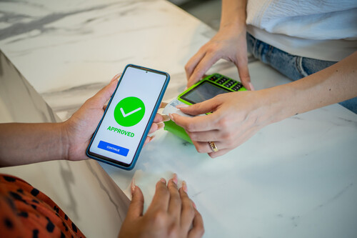 Transação realizada entre celular e máquina