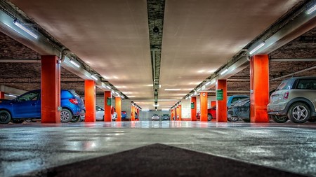 Una propietaria abandona durante nueve años su coche en un parking y deja 28.000 euros de factura