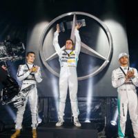 Mercedes-Benz Stars & Cars, el día que Juncadella venció a Hamilton y Rosberg