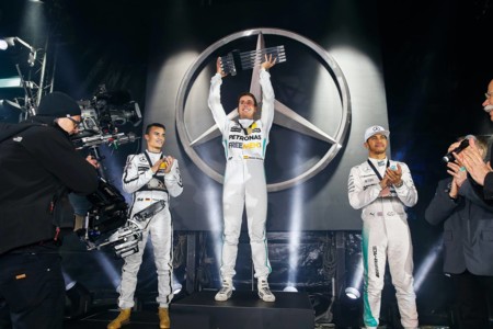 Mercedes-Benz Stars & Cars, el día que Juncadella venció a Hamilton y Rosberg