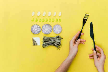 Los hombres pierden más peso con las dietas bajas en carbohidratos; las mujeres mejoran sus arterias