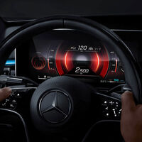 España introduce el coche autónomo en la nueva Ley de Seguridad Vial, y hay novedades para Tesla y Mercedes-Benz