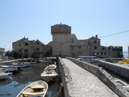Kastel Gomilica