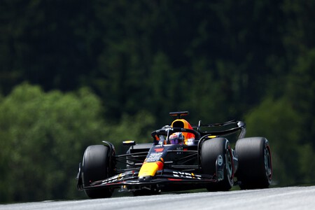 Max Verstappen vuelve a pasar el rodillo en Austria y Carlos Sainz pierde el podio contra Sergio Pérez