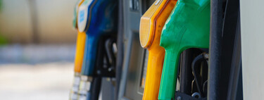 No solo las gasolineras: bancos y comercios también hacen descuentos en combustible usando sus tarjetas 