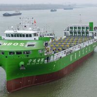 China lança megabarco elétrico de 10.000 toneladas que desafia as regras do transporte marítimo