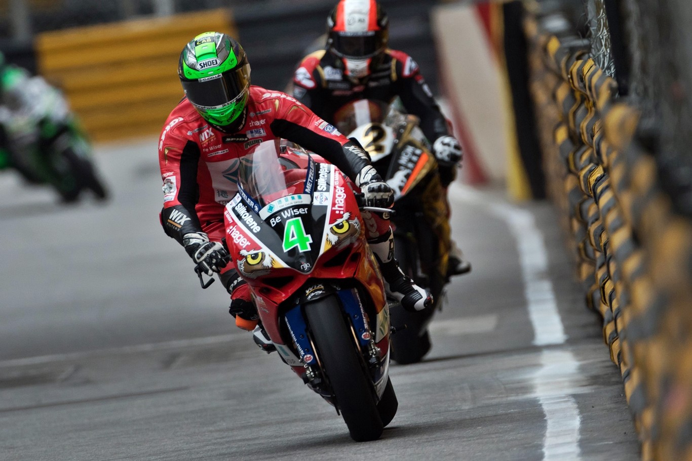 Glenn Irwin vence un GP de Macao disputado a 7 vueltas después de un accidente grave