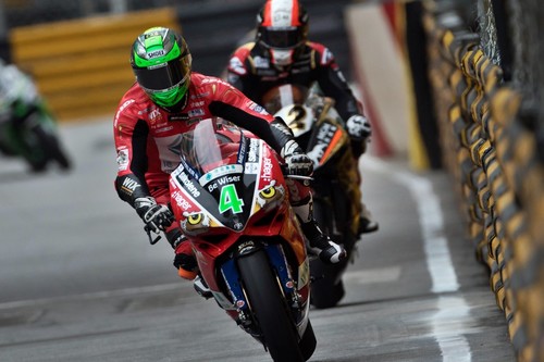 Glenn Irwin vence un GP de Macao disputado a 7 vueltas después de un accidente grave
