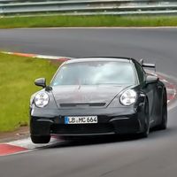 En proximo Porsche 911 GT3 de 2021 ya está metiendo miedo en Nürburgring, ¡y suena descomunal!