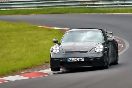 En proximo Porsche 911 GT3 de 2021 ya está metiendo miedo en Nürburgring, ¡y suena descomunal!