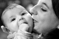 Algunas madres sufren trastorno obsesivo compulsivo tras el parto 