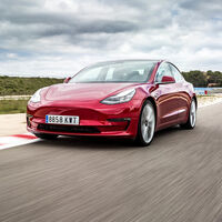 El Tesla Model 3 reina como el coche eléctrico más vendido de España en 2021, superando al Renault ZOE