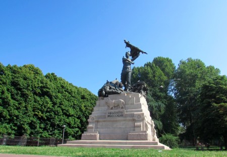 Monumento Montagnola Bolonia