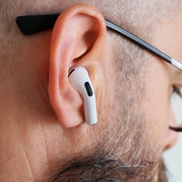 Patricio Ochoa, médico: "Fones Bluetooth consomem milhões de vezes menos energia do que um micro-ondas normalmente usaria" 