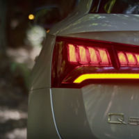 El Audi Q5 2016 muestra sus luces antes de destaparse en París 