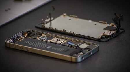 La Unión Europea aprueba el 'derecho a reparar' e introducirá una puntuación en todos los productos electrónicos