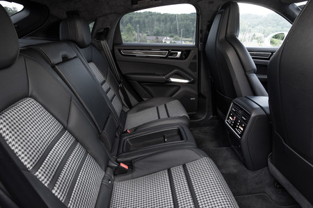 Porsche Cayenne Coupé, prueba contacto