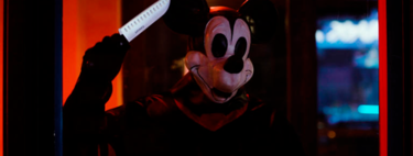 Mickey Mouse ya no es "propiedad exclusiva" de Disney y pronto se convertirá en un sanguinario asesino en serie de una película de terror 'slasher'