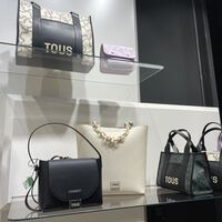 El Corte Inglés se une a Tous para rebajar el bolso más buscado: es reversible y está a mitad de precio 