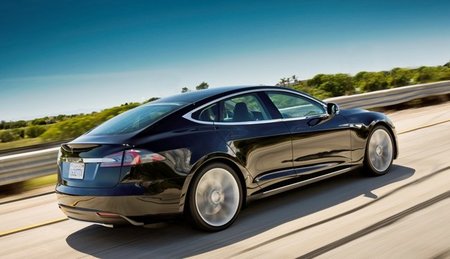 Tesla: la mayoría de coches nuevos del año 2032 serán eléctricos