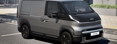 El Kia PV5 ya tiene precios en España: una furgoneta eléctrica modular casi del mismo tamaño que la ID.Buzz, pero que cuesta casi la mitad
