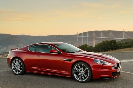 Gama de colores del Aston Martin DBS, orgía de imágenes