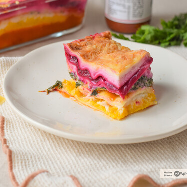 Lasaña arcoíris, la forma más colorida y sabrosa de comer más verduras