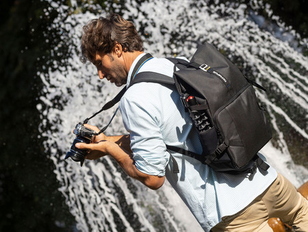 Olympus E‑M10 Mark III, Fujifilm XF10, Nikon D5600 y más cámaras, objetivos y accesorios en oferta: Llega Cazando Gangas