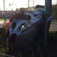 Dolorpasión™: un Mercedes-AMG GT S y una farola en el camino