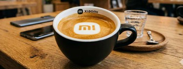 Parece cualquier cosa excepto lo que es: Xiaomi inventa una cafetera - termo que te hace café de cápsula o molido donde estés. Incluso calienta el agua