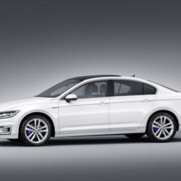 Con este precio no parece que Volkswagen quiera vender muchos Passat GTE