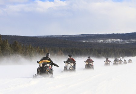 Snowmobiles 2108758 1280