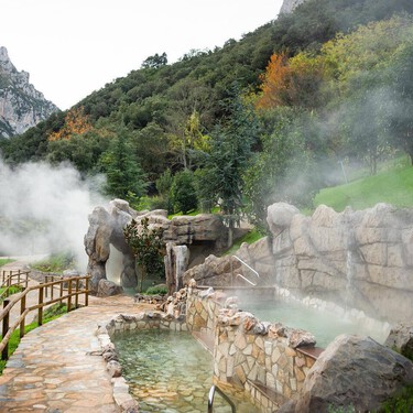 Adiós al frío: el balneario con las aguas termales más calientes de España es la escapada perfecta para este diciembre 