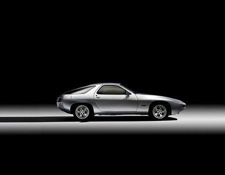 De cómo Porsche desarrolló su suspensión más avanzada, el eje Weissach, con un Opel Admiral y de forma analógica