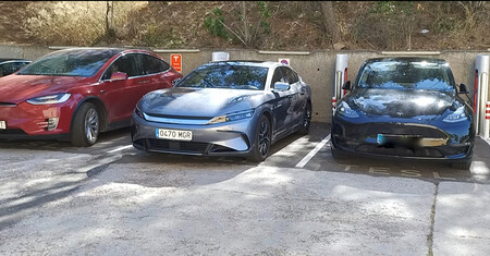 BYD Han en Supercargador Tesla