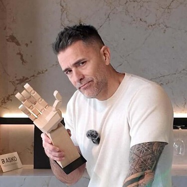 Miguel Gómez, experto en cocinas: "Ninguna campana extractora quita del todo los olores en la cocina, pero estos modelos sí que lo hacen" 