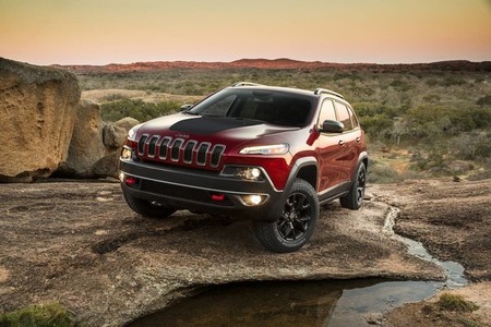 Jeep Cherokee, en movimiento y fuera de pista