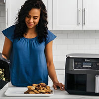 Mercado Libre desploma el precio de esta freidora de aire Ninja con dos canastas para cocinar el doble de rápido 