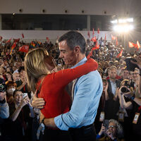 Pedro Sánchez (54 años): "Mi día ideal consiste en levantarme tarde y hacer ejercicio con Begoña. Todos los domingos comemos en familia"