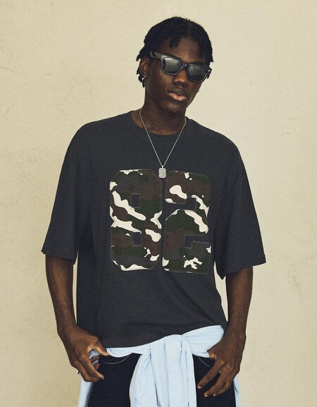 Mas Que Pasar Desapercibidos El Camuflaje En Tus Looks Te Hara Llamar La Atencion Y Esta Piezas De Bershka Son Perfectas Para Hacerlo