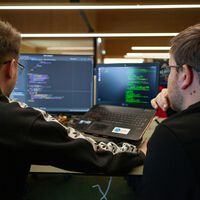 Cada vez más programadores coinciden sobre su futuro a causa de la IA: "Lo único que hacemos es pulsar Enter"