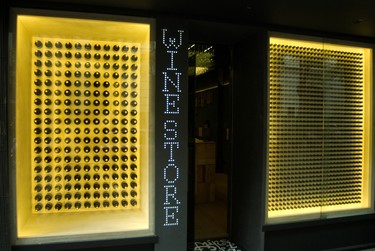 Buenos vinos y preciosa decoración en la pop up store de Remírez de Ganuza en Jorge Juan